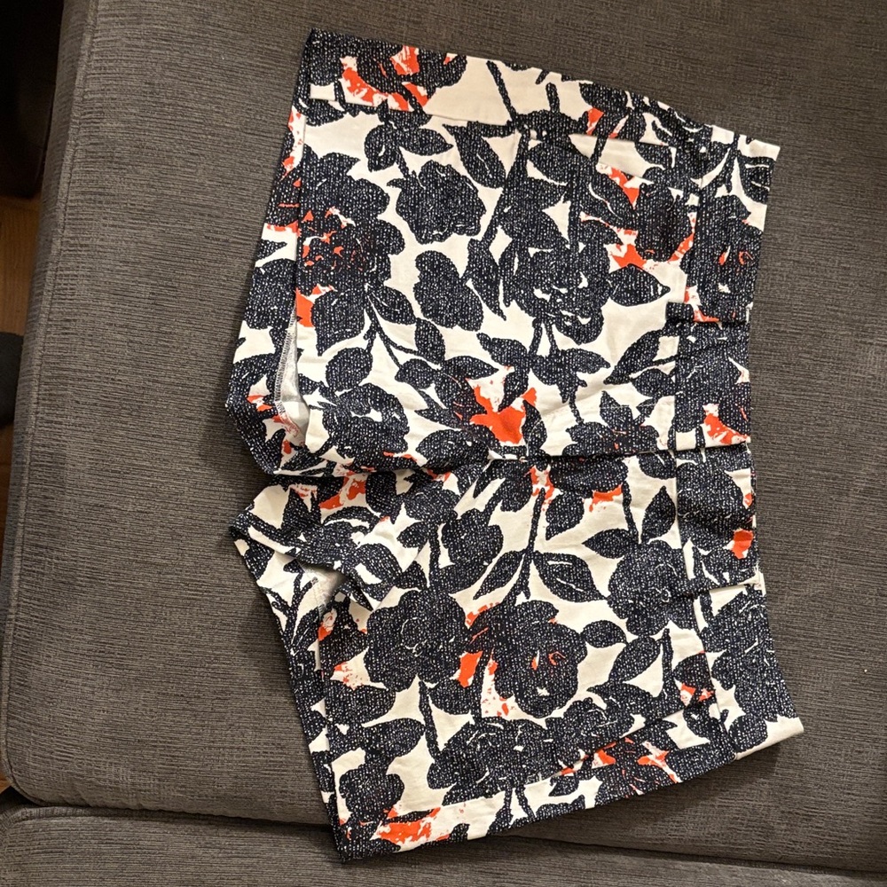 Ann Taylor Factory Black and Orange Floral Women Shorts